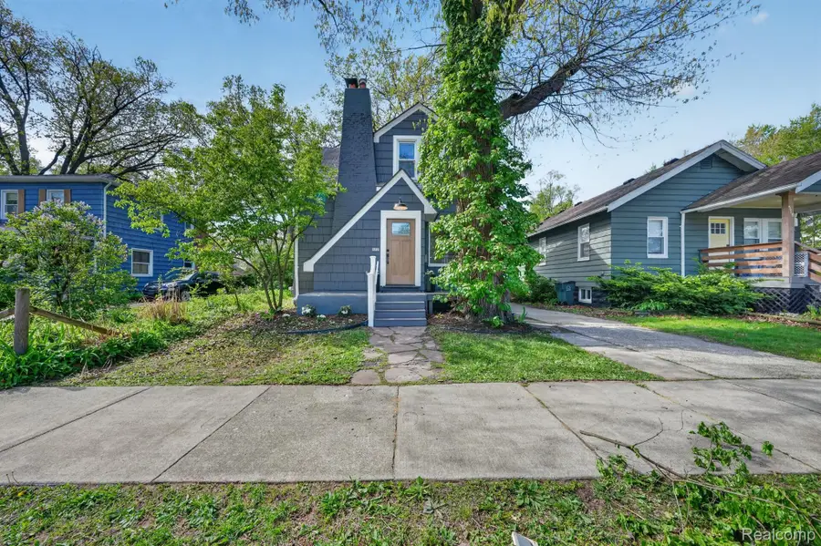 582 E Drayton Street, Ferndale, MI 48220 - #2