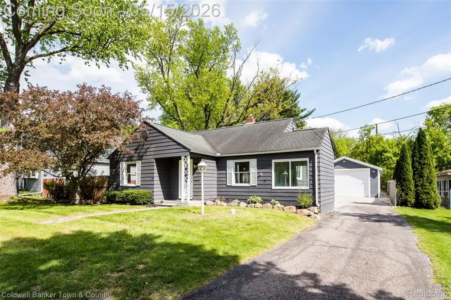 55901 Pontiac Trail Court, New Hudson, MI 48165 - #2
