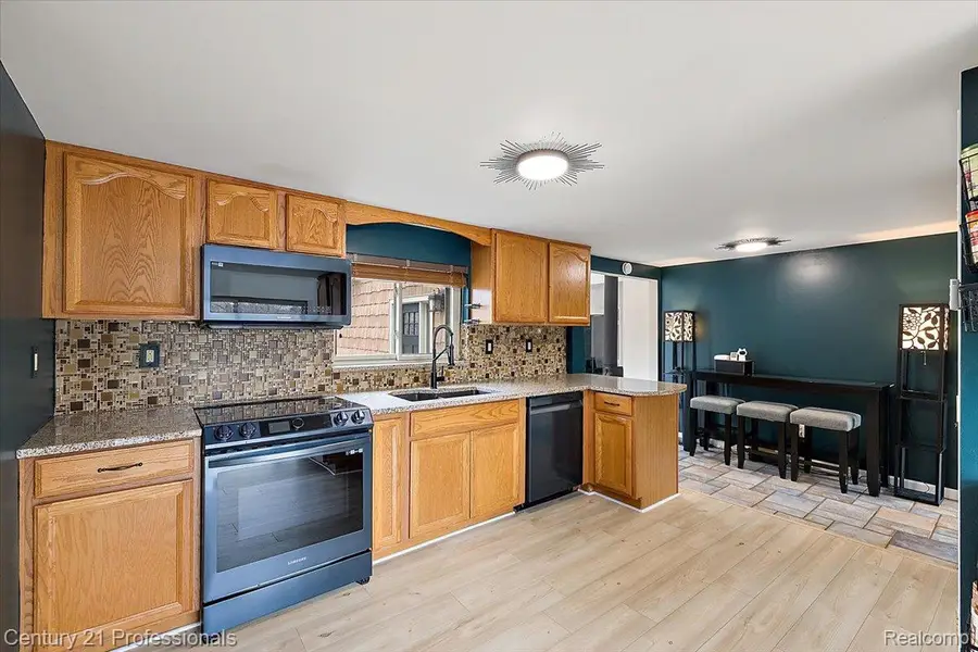 3185 Shimmons Road, Auburn Hills, MI 48326 - #2