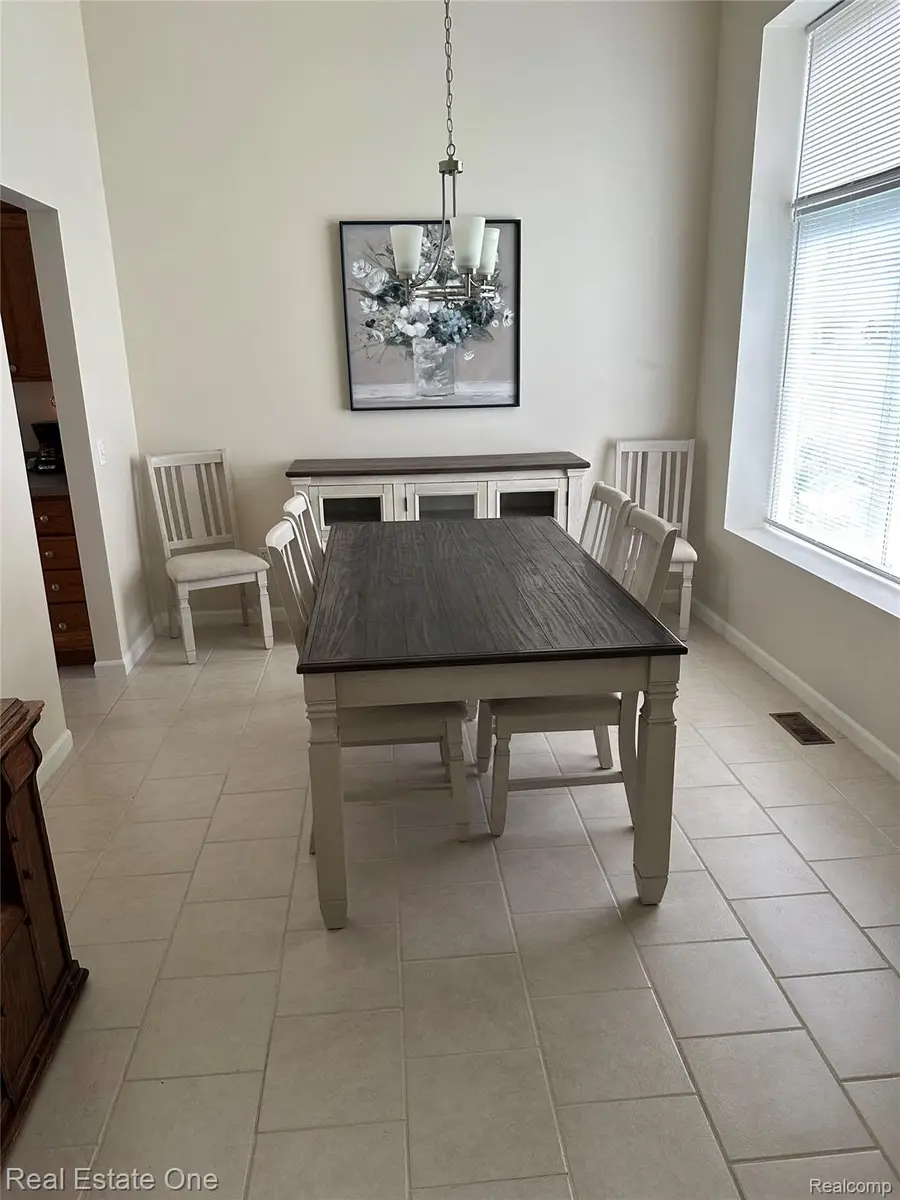 1429 Sherwood Forest Court, Waterford, MI 48327 - #3