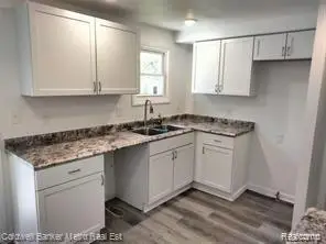 48 E Columbia Avenue, Pontiac, MI 48340 - #2
