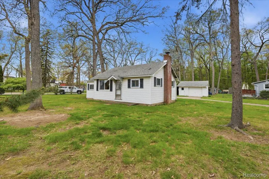 2811 Orange Grove Road, Waterford, MI 48329 - #3