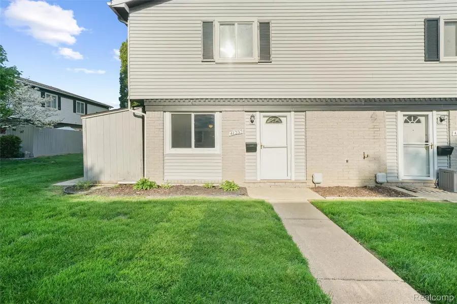 41257 S Woodbury Green Drive, Belleville, MI 48111 - #2
