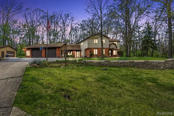 11111 Hibner Road, Hartland, MI 48353