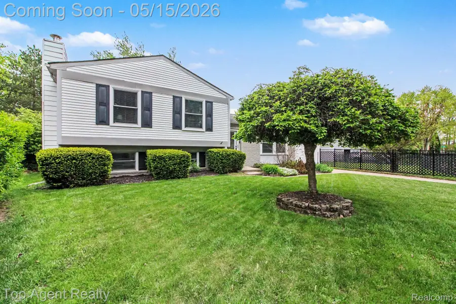 41636 Tetley Drive, Sterling Heights, MI 48313 - #2