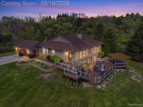8742 Hyne Road, Brighton, MI 48114