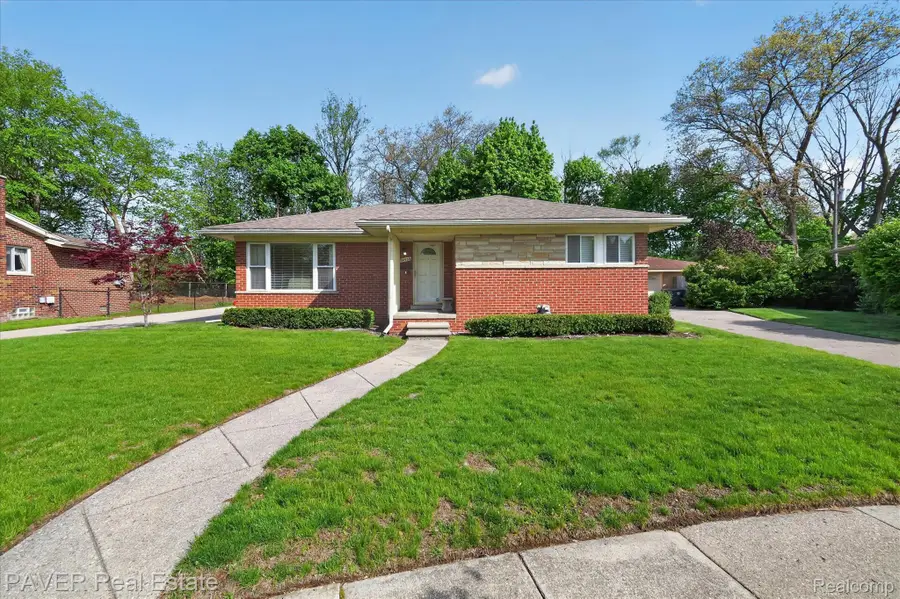 34536 Grandon Street, Livonia, MI 48150 - #3