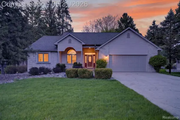 9508 Pine Needle Trail, Flushing, MI 48433