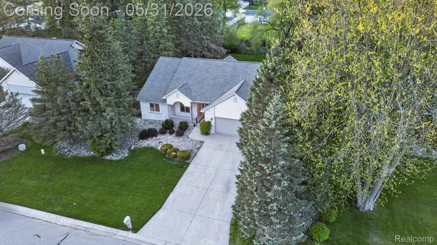 9508 Pine Needle Trail, Flushing, MI 48433 - #2