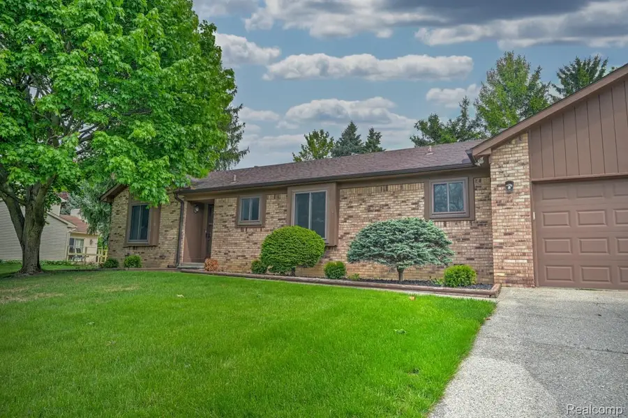 1569 Oak Grove Drive, Walled Lake, MI 48390 - #3