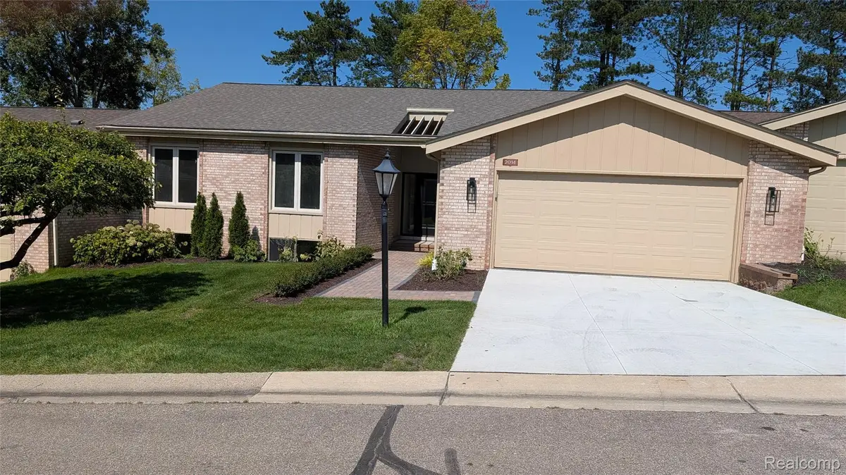 2014 Waldons Court S, West Bloomfield, MI 48322 - #1