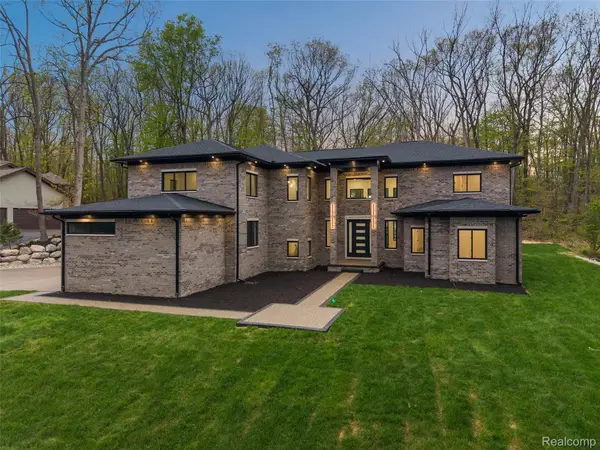 6675 College Park Drive, Clarkston, MI 48346