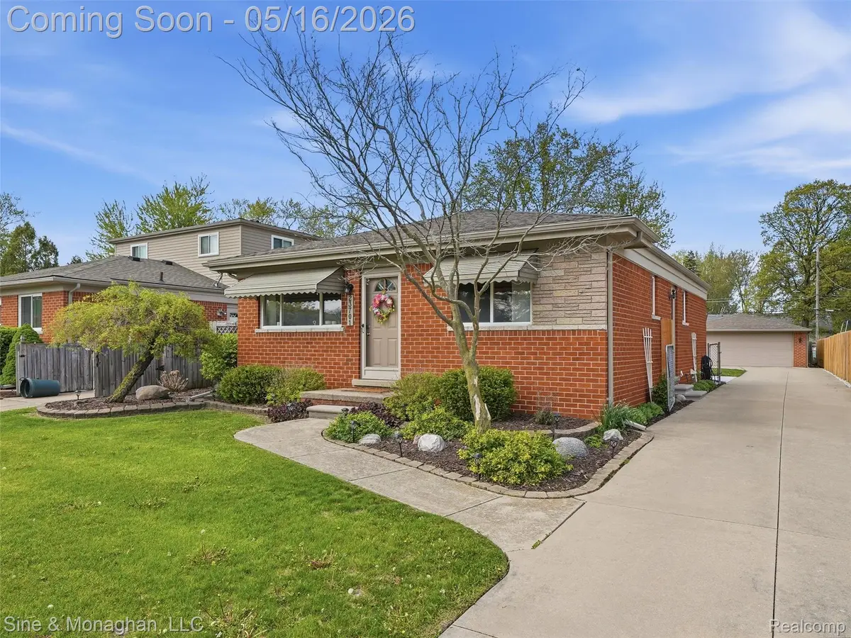 23701 Lakewood Street, Saint Clair Shores, MI 48082 - #1