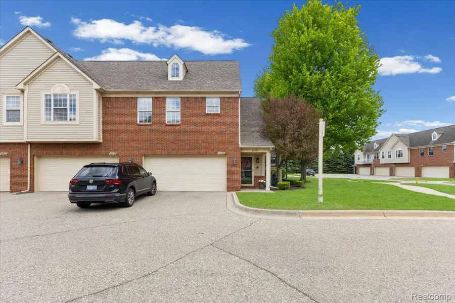43456 Pendleton Circle, Sterling Heights, MI 48313 - #3