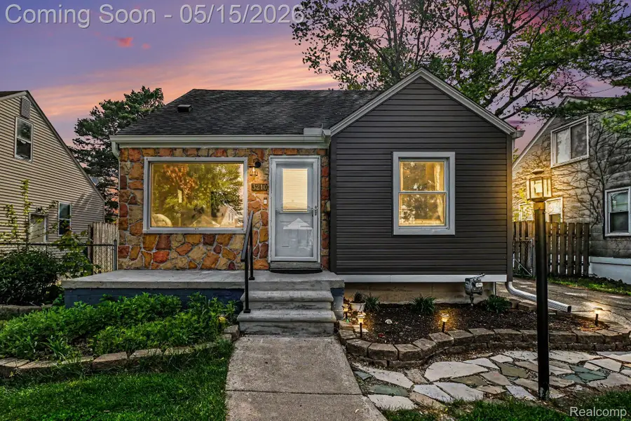 3210 N Wilson Avenue, Royal Oak, MI 48073 - #3