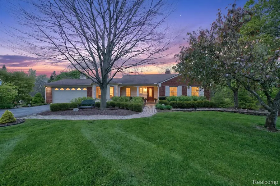 13960 Ridgewood Drive, Plymouth, MI 48170 - #2