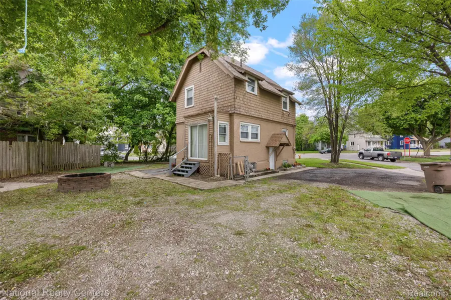 686 N Perry Street, Pontiac, MI 48342 - #3