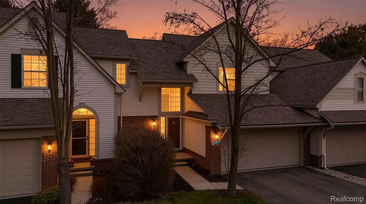 38154 Saratoga Circle, Farmington Hills, MI 48331 - #1