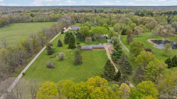 700 Townsend Road, Leonard, MI 48367