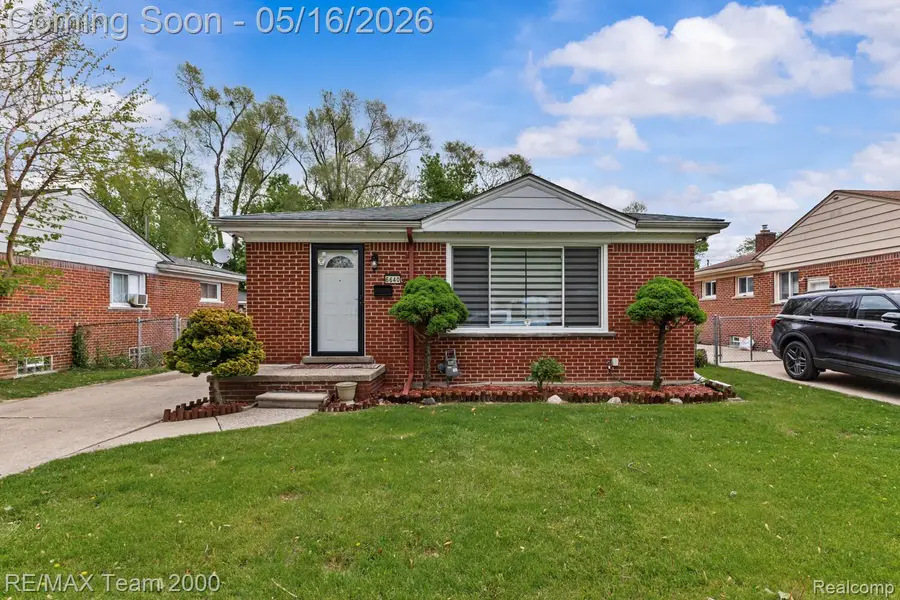 6640 Norborne Avenue, Dearborn Heights, MI 48127 - #2