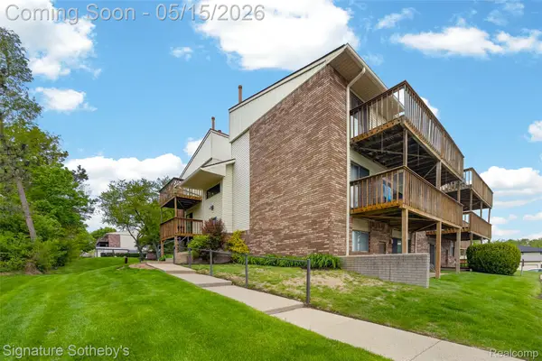875 S Pontiac Trail #B208, WalledLake, MI 48390