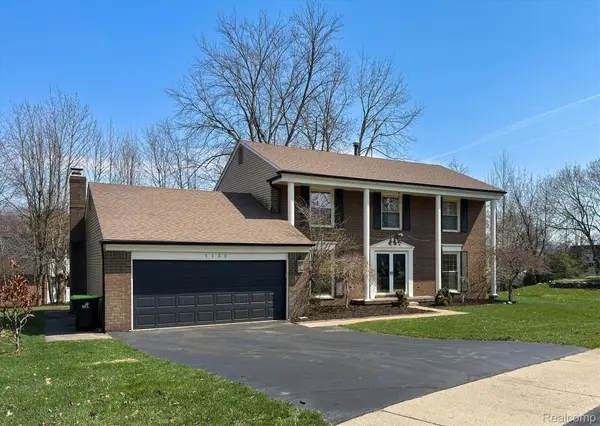 1132 Hemlock Drive, Rochester, MI 48307