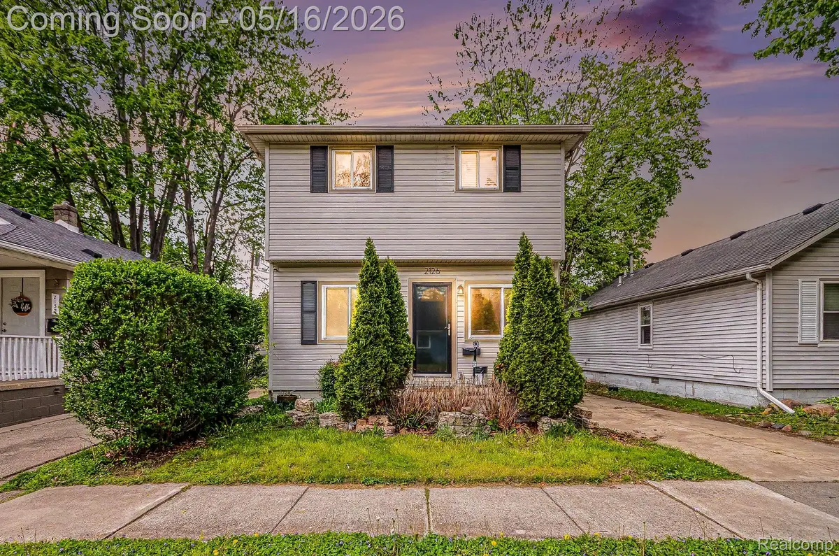 2126 Roslyn Road, Grosse Pointe Woods, MI 48236 - #1