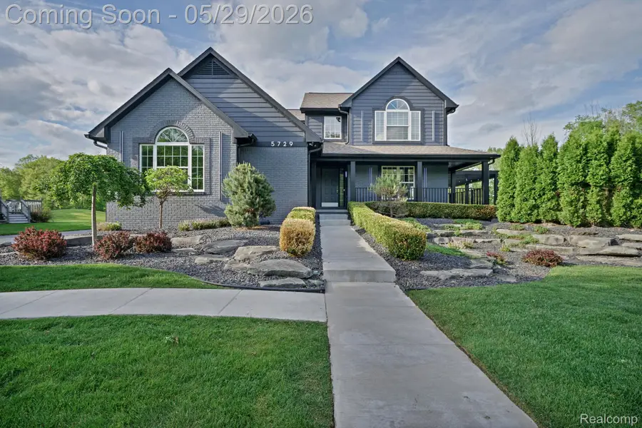 5729 Woodfield Parkway, Grand Blanc, MI 48439 - #2