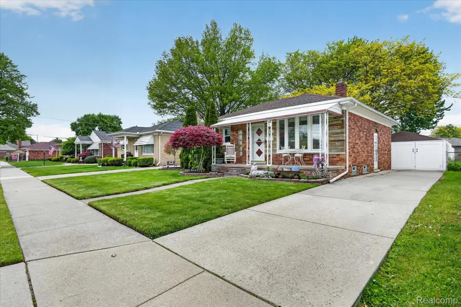 20819 Revere Street, Saint Clair Shores, MI 48080 - #2