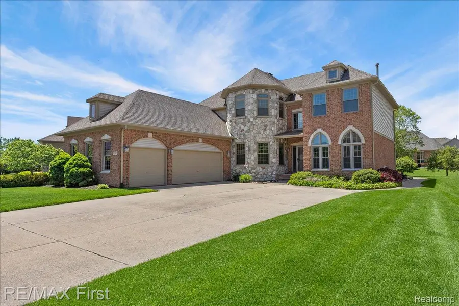 48241 Century Drive, Macomb, MI 48044 - #2