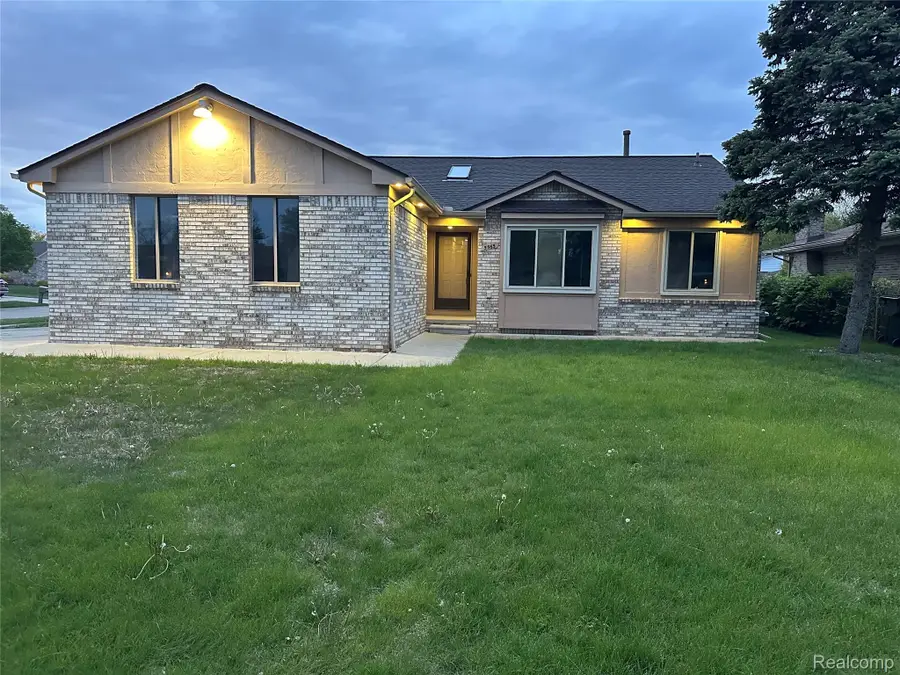 5565 Kebbe Drive, Sterling Heights, MI 48310 - #3