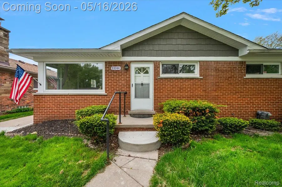 23344 Brookdale Boulevard, Saint Clair Shores, MI 48082 - #3