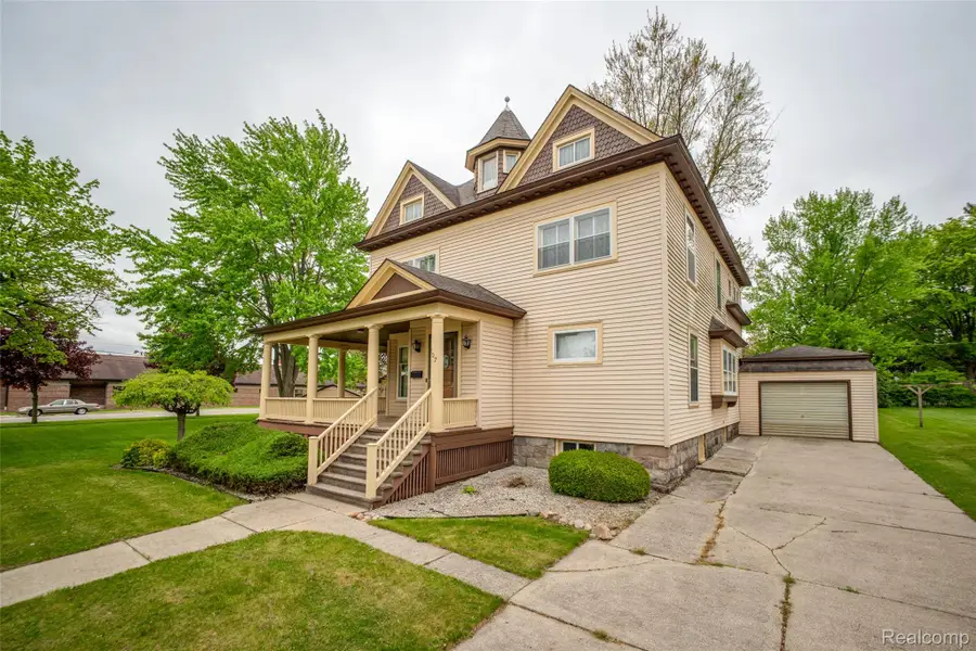 207 N Pine River Street, Ithaca, MI 48847 - #2