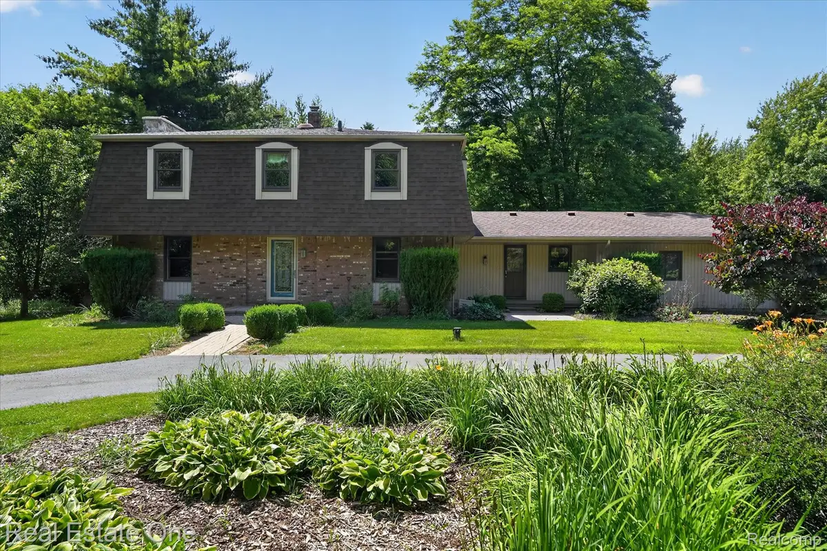 6039 Fish Lake Road, Holly, MI 48442 - #1