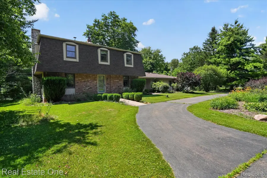 6039 Fish Lake Road, Holly, MI 48442 - #2