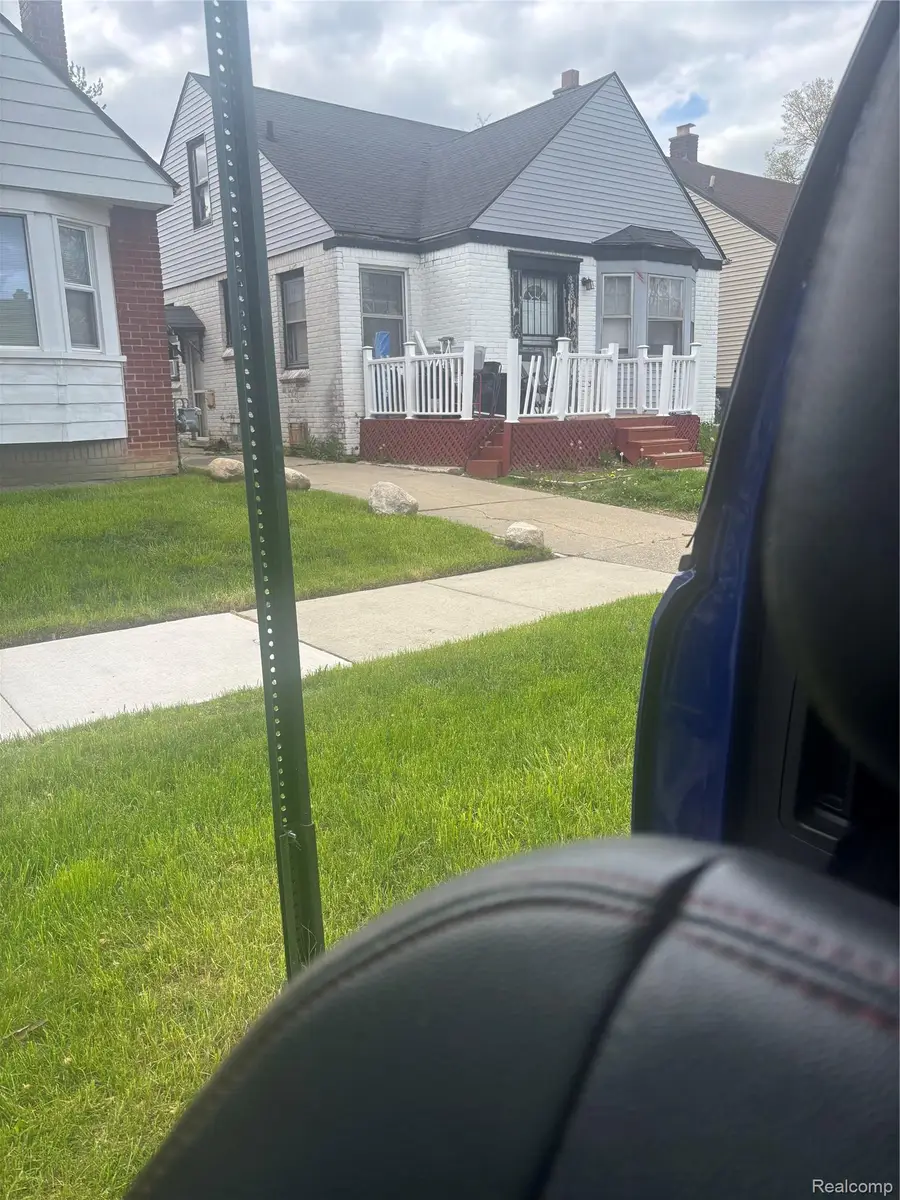 8883 Sussex Street, Detroit, MI 48228 - #2