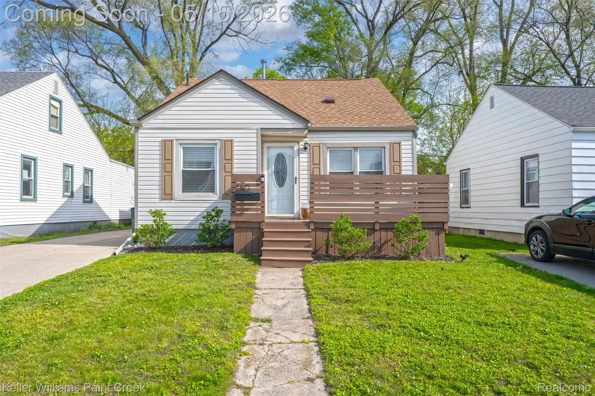 140 W Garfield Avenue, Hazel Park, MI 48030 - #1