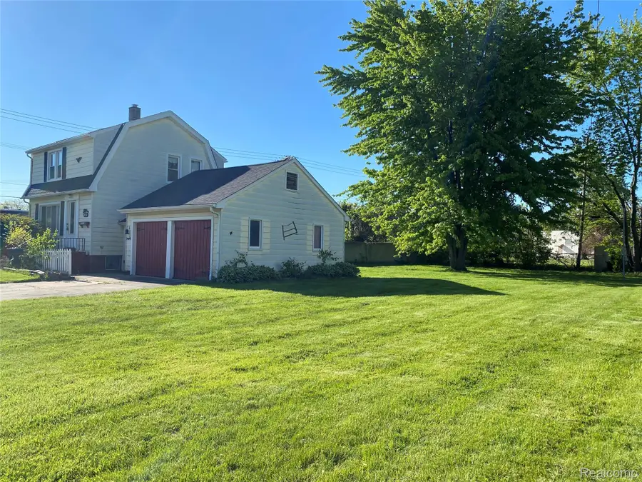21258 Bon Heur Street, Saint Clair Shores, MI 48081 - #3