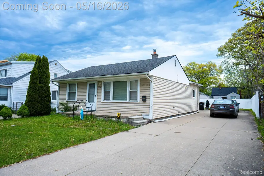 26536 Palmer Boulevard, Madison Heights, MI 48071 - #3
