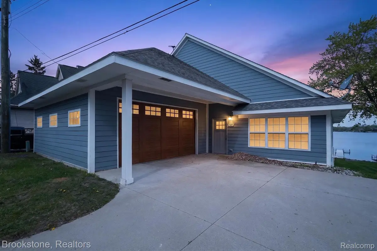 3695 Lotus Drive, Waterford, MI 48329 - #1