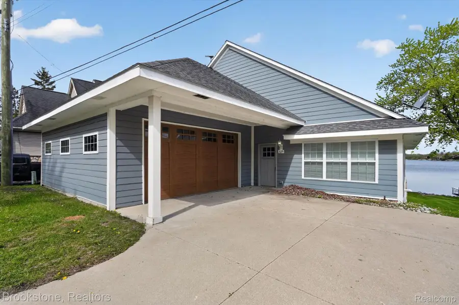 3695 Lotus Drive, Waterford, MI 48329 - #2