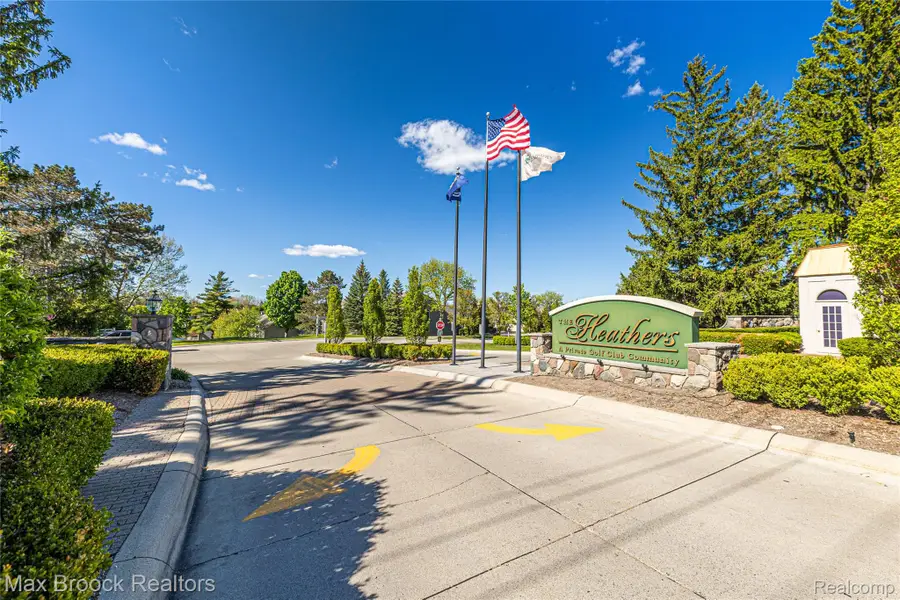2456 Inglehill Point, Bloomfield Hills, MI 48304 - #2