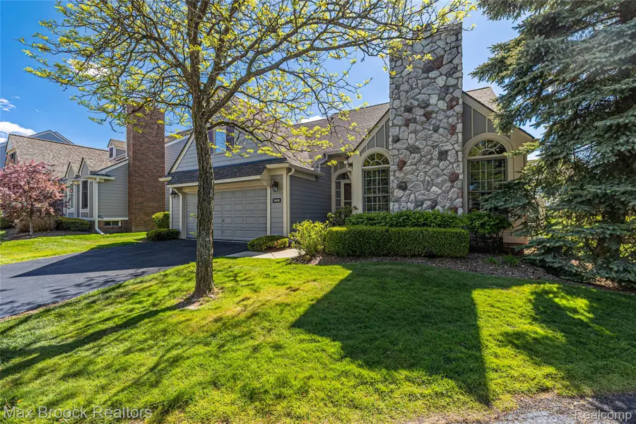 2456 Inglehill Point, Bloomfield Hills, MI 48304 - #3