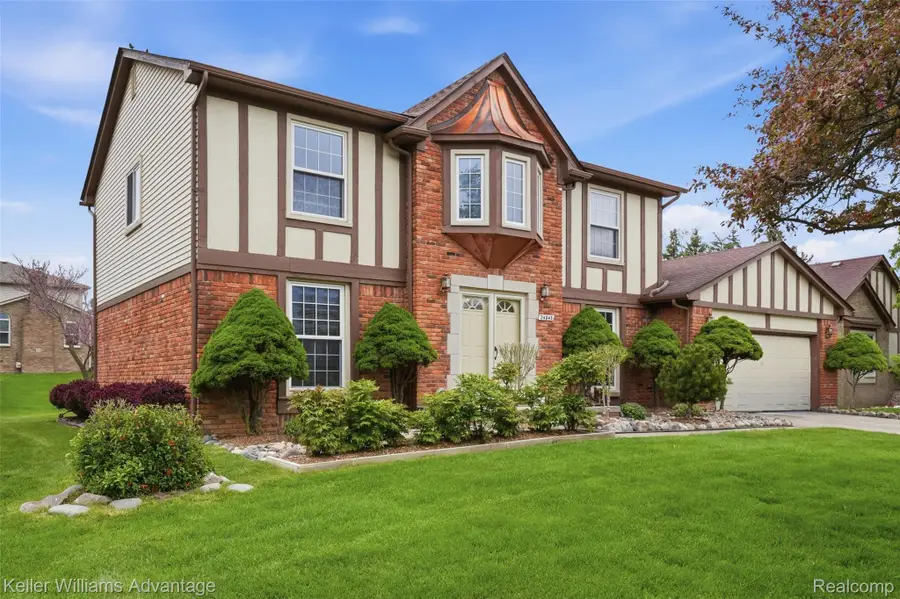 24843 White Plains Drive, Novi, MI 48374 - #3