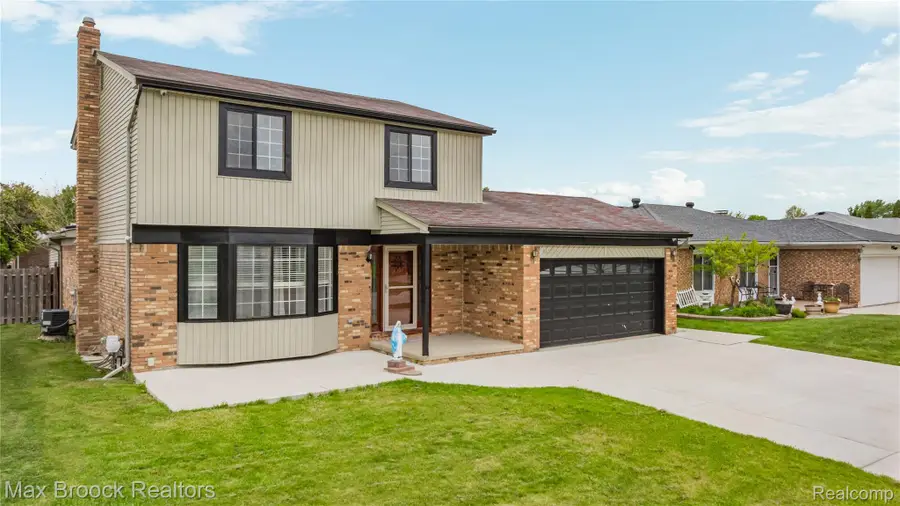 38327 Sleigh Drive, Sterling Heights, MI 48310 - #2