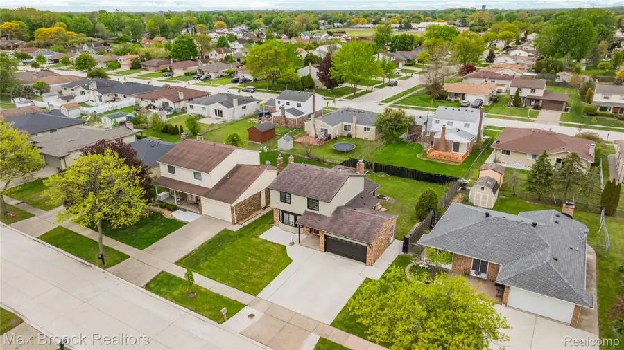 38327 Sleigh Drive, Sterling Heights, MI 48310 - #3