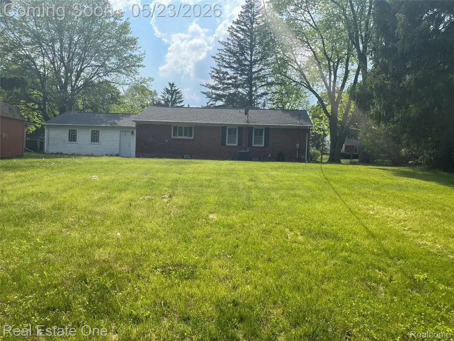 225 Juniper Street, Auburn Hills, MI 48326 - #3