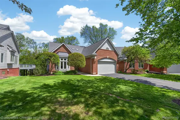 6390 Country Shire Lane, WestBloomfield, MI 48323