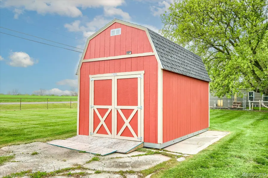 9254 N Genesee Road, Thetford, MI 48458 - #3
