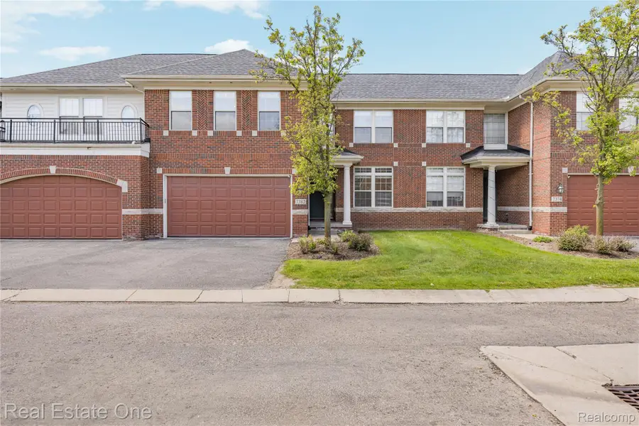 7382 Gateway Drive, West Bloomfield, MI 48322 - #2